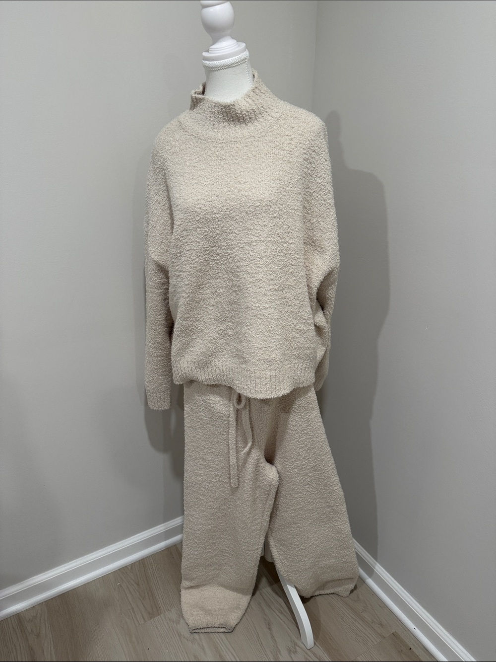 Relaxed Cream Turtleneck Bouclé Sweater and Joggers Set/Lounge Set
